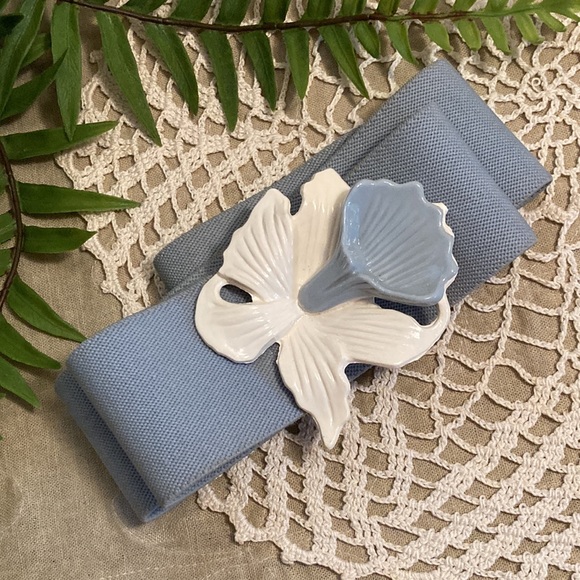 Vintage Accessories - Vintage 80s Stretch Belt With Flower Buckle